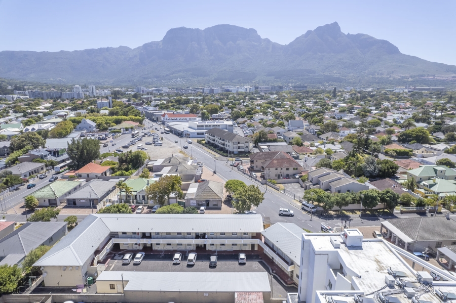 1 Bedroom Property for Sale in Harfield Village Western Cape